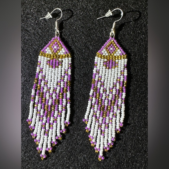 Purple and white beaded fringe earrings - Picture 3 of 3